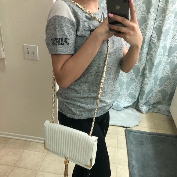 White and gold stunning Bebe purse - Picture 6 of 8